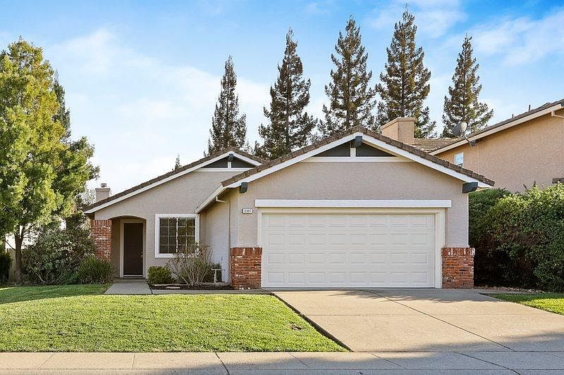 2nd image of 2307 Clapton Way