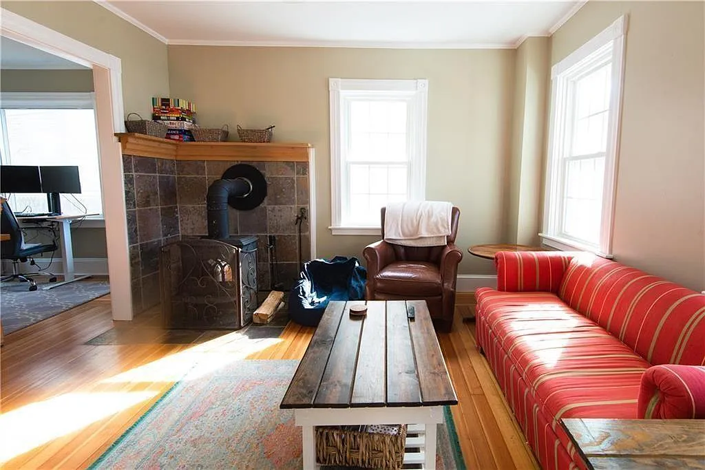 Building Photo - 21 Congdon Ave