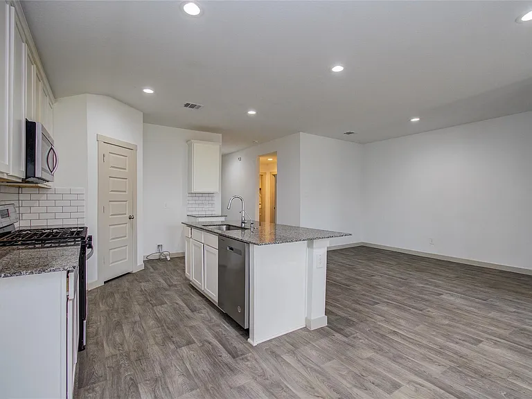10602 Great Basin Dr — Photo 16