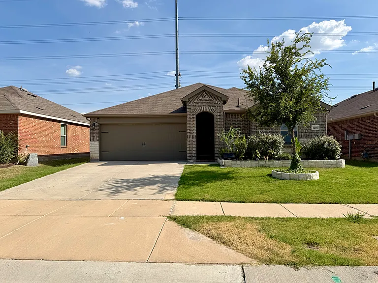 1408 Skyline Dr — Photo 1