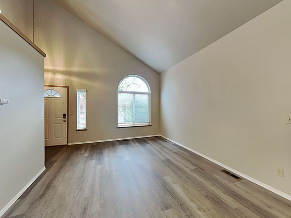 5th image of 17506 27th Ave NE