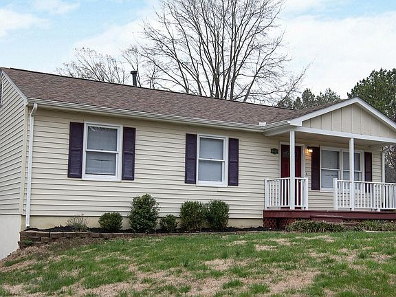 2nd image of 3520 Belle Ave NE