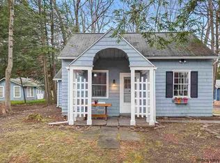 12 Pine Grove St, Woodstock, NY 12498
