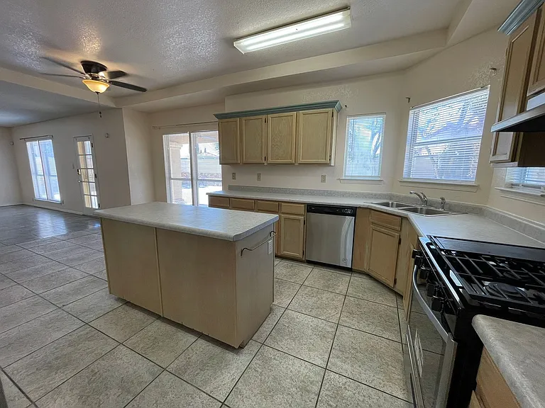 4304 Loma Alegre Dr — Photo 7