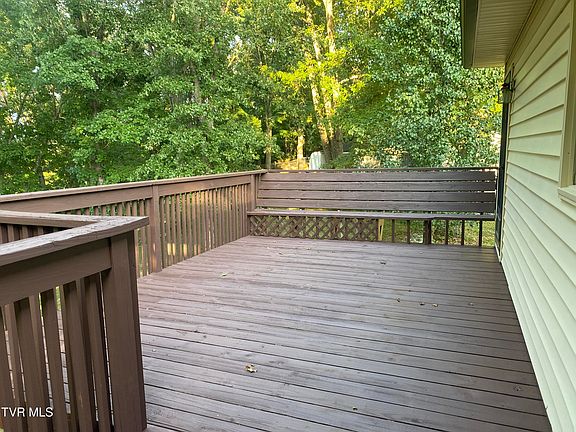 4th image of 689 White Top Rd