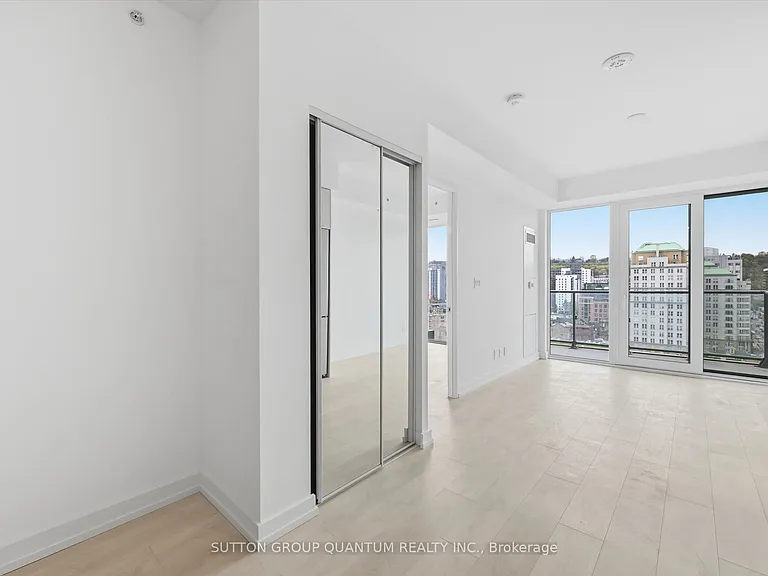75 James St S #1221 — Photo 10