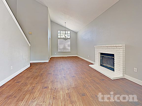 2nd image of 2819 Filbert St
