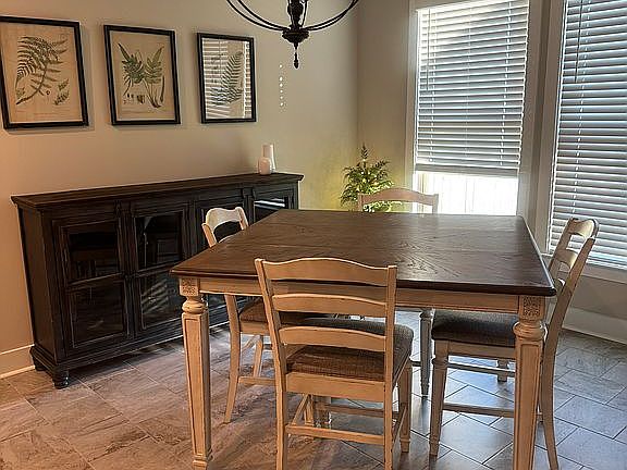 5th image of 802 Park Pl