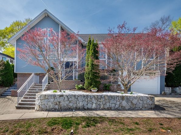 20 Roosevelt Rd, Medford, MA 02155