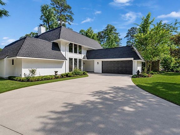 2nd image of 26 Cherry Hill Dr
