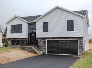 69 Cortland Cir, Shippensburg, PA 17257