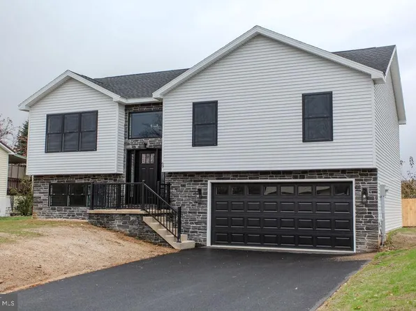 69 Cortland Cir, Shippensburg, PA 17257