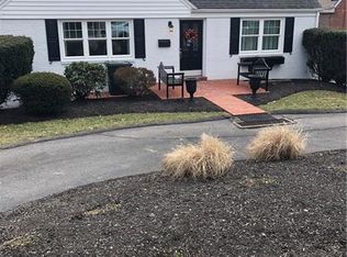 4450 Country Club Dr, Pittsburgh, PA 15236