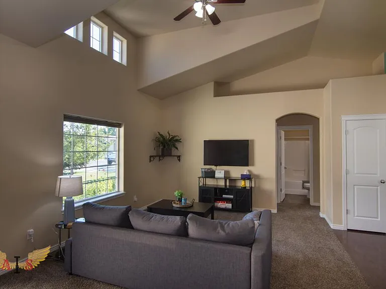 957 Bosero Way — Photo 4
