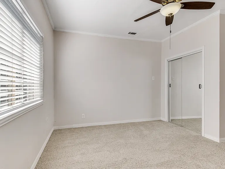 616 Wayne St — Photo 16