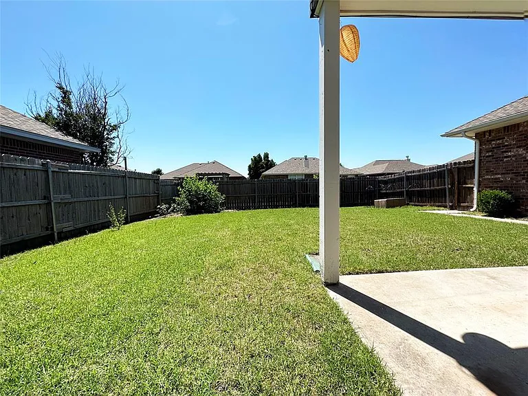 2812 Eaton Dr — Photo 16