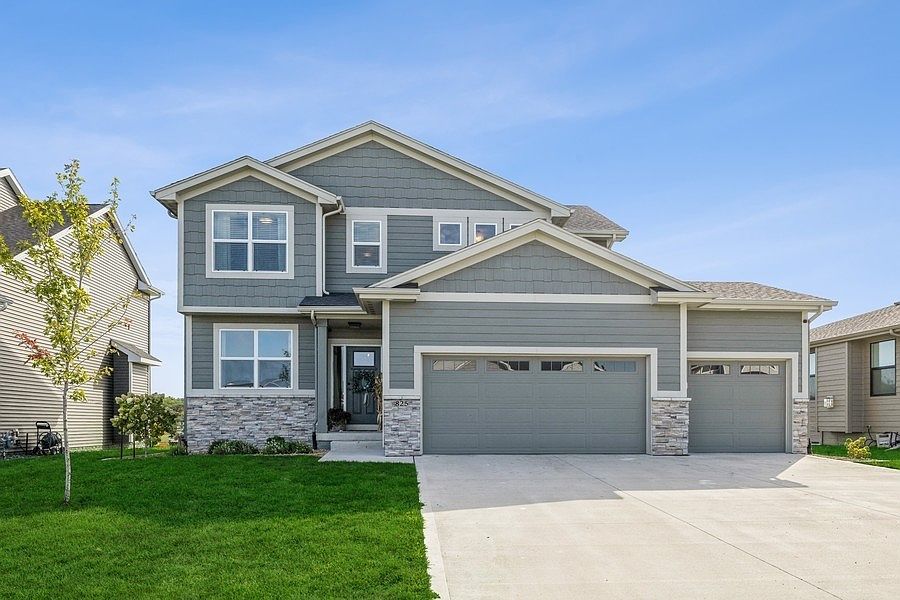 825 8th St, Waukee, IA 50263 Zillow