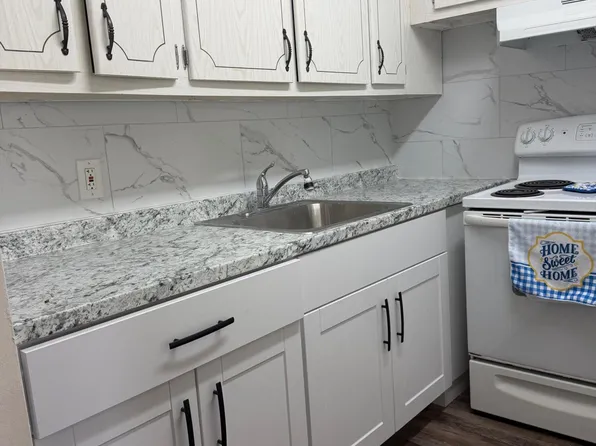 180 Windsor E, West Palm Beach, FL 33417