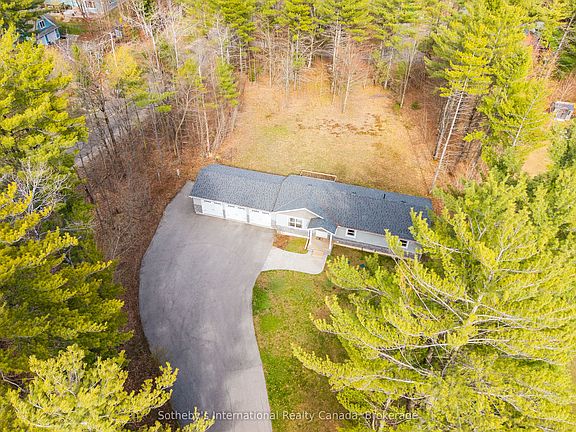 5th image of 1021 Tower Cres