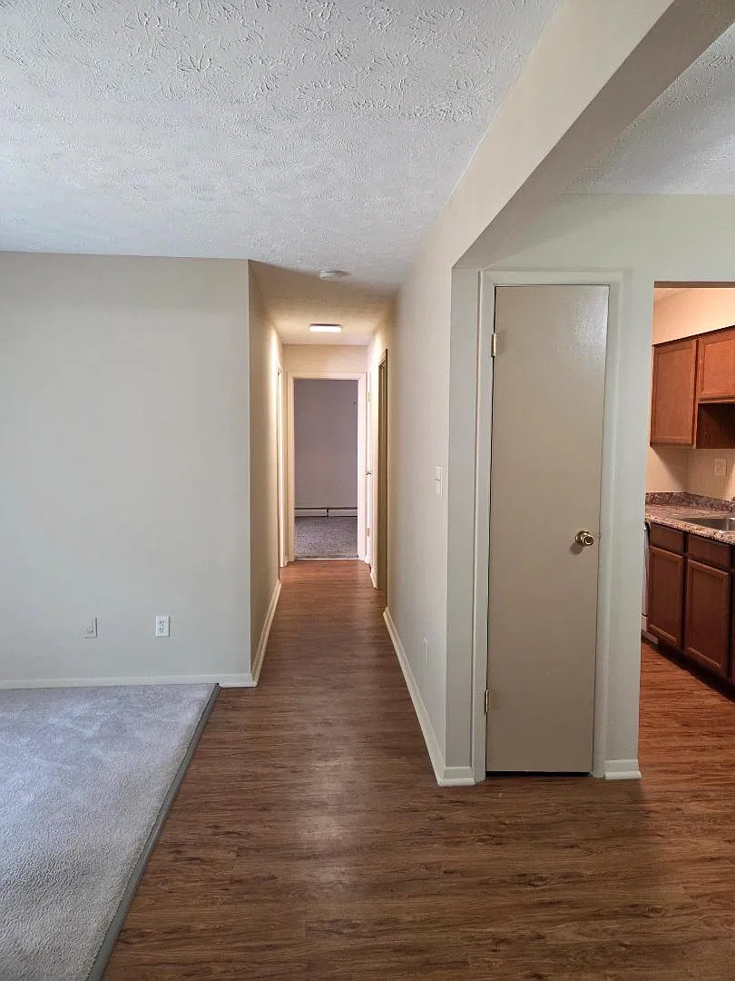 2-30 Chateau Place - 30-5 — Photo 3