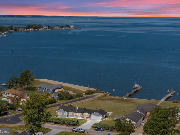 1032 Chester River Dr, Grasonville, MD 21638