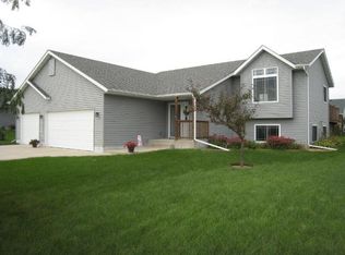 1320 Esther Ln, Owatonna, MN 55060