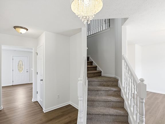 5th image of 10098 Long Meadow Dr