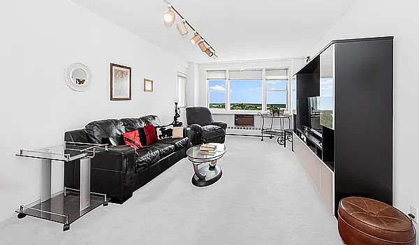 1st image of 5900 Arlington Ave APT 8K