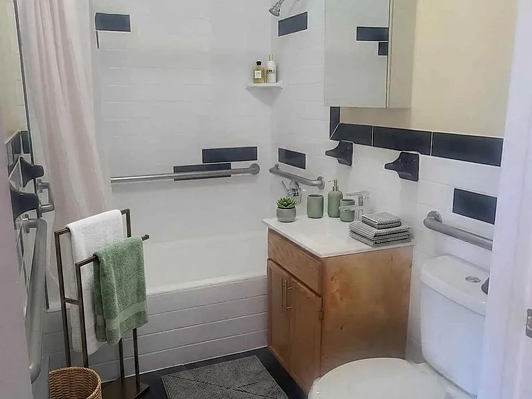 80-25 Parsons Blvd #309 — Photo 5