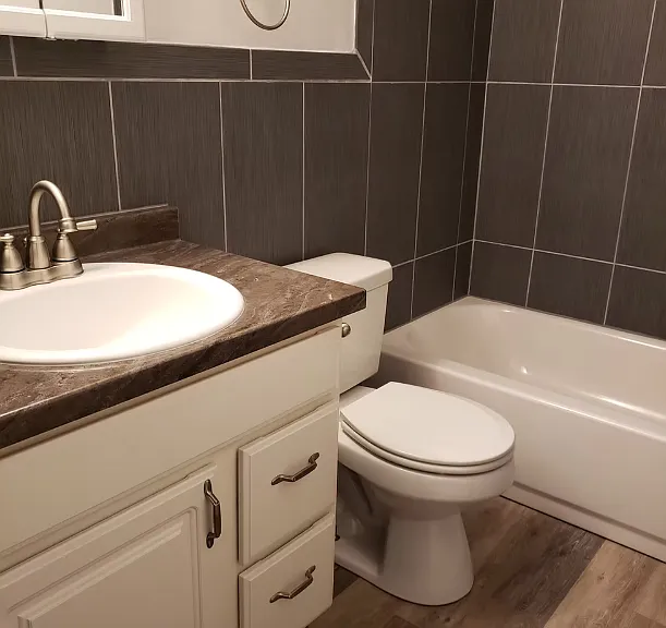 Hillsdale Apartments — Photo 12