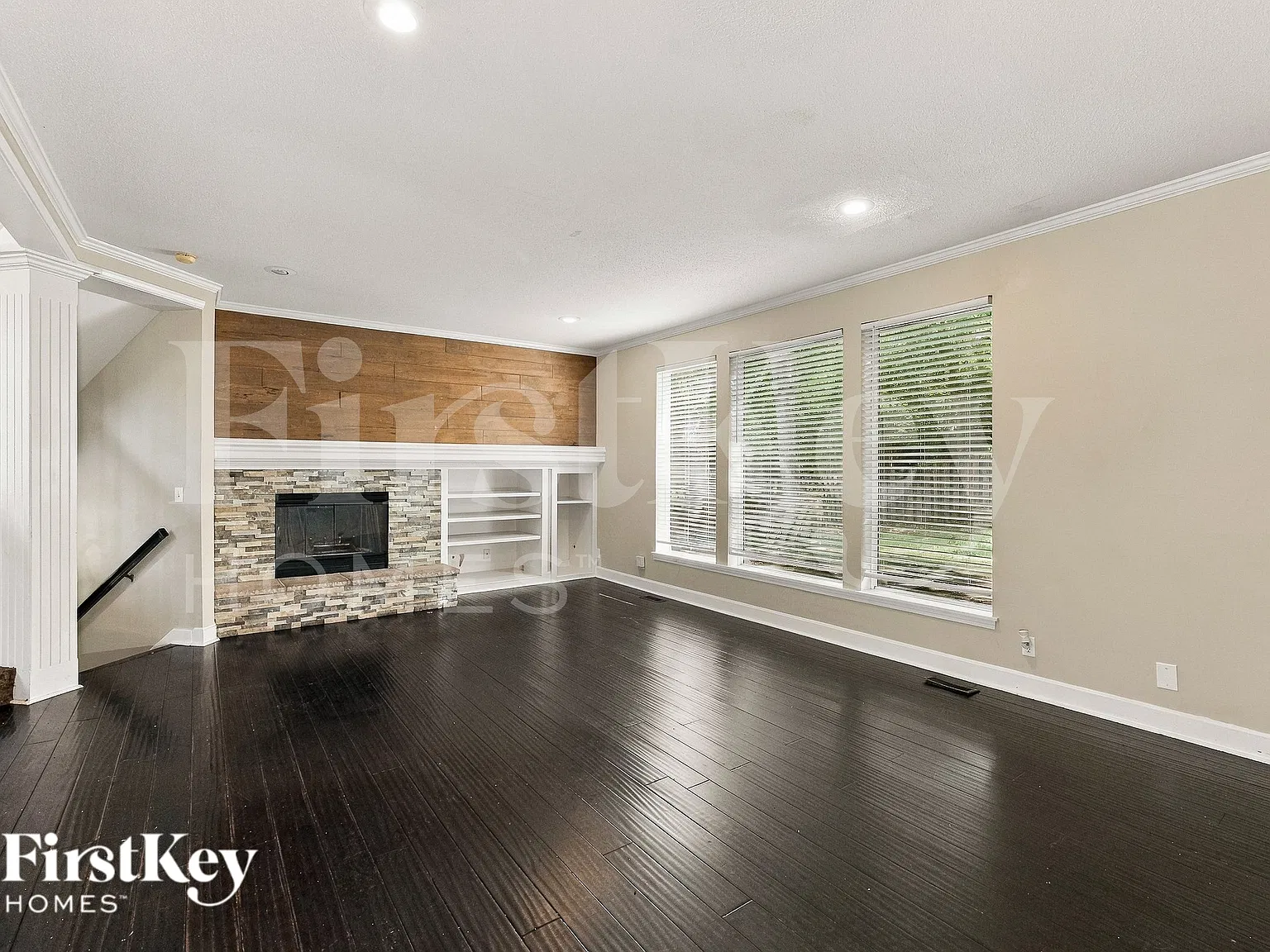 4 bed, 3.5 bath, 2823 sqft, $2,700 — Photo 2