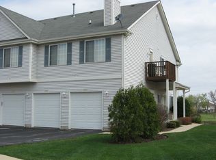 1070 Castleshire Dr #1070, Woodstock, IL 60098