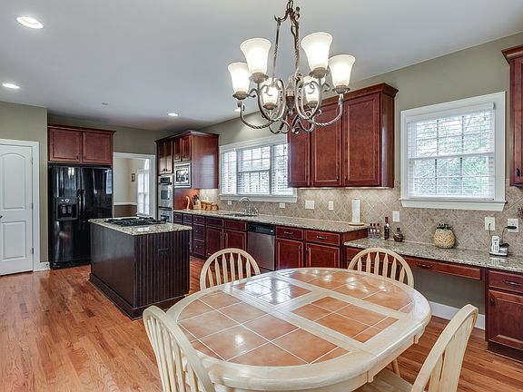 3rd image of 2024 Catalina Way