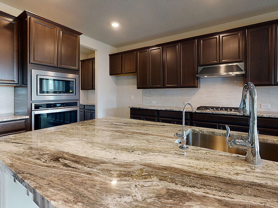 Katy Lakes - Seguin Interior Image 1