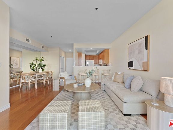 4th image of 10790 Rose Ave Unit 310