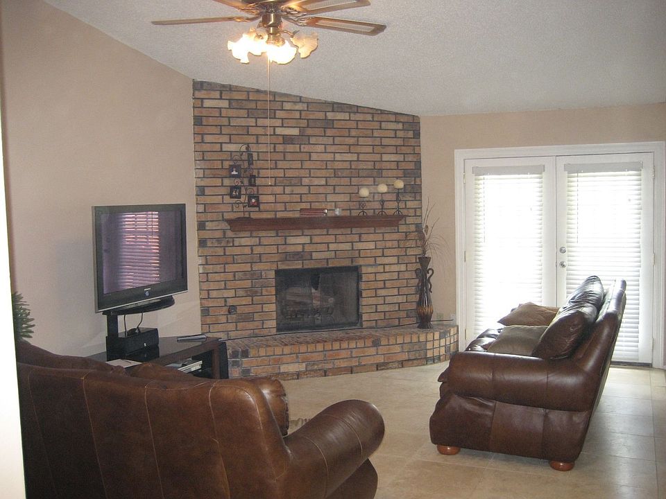 2nd image of 1117 Wycliff Dr