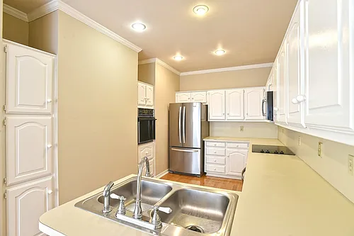 148 Cobblestone Row Photo 1