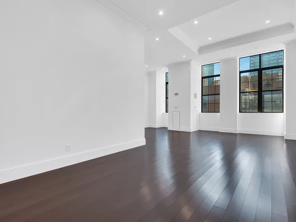 351 East 51st Street LOFT5D image 2 of 12