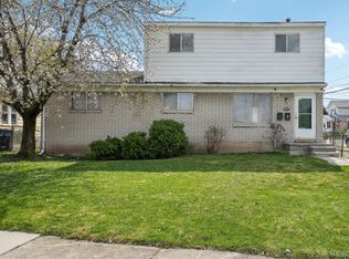 1047 Montie Rd, Lincoln Park, MI 48146