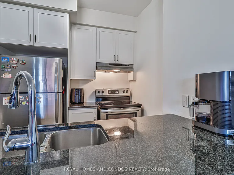 2 Adam Sellers St #601 — Photo 18
