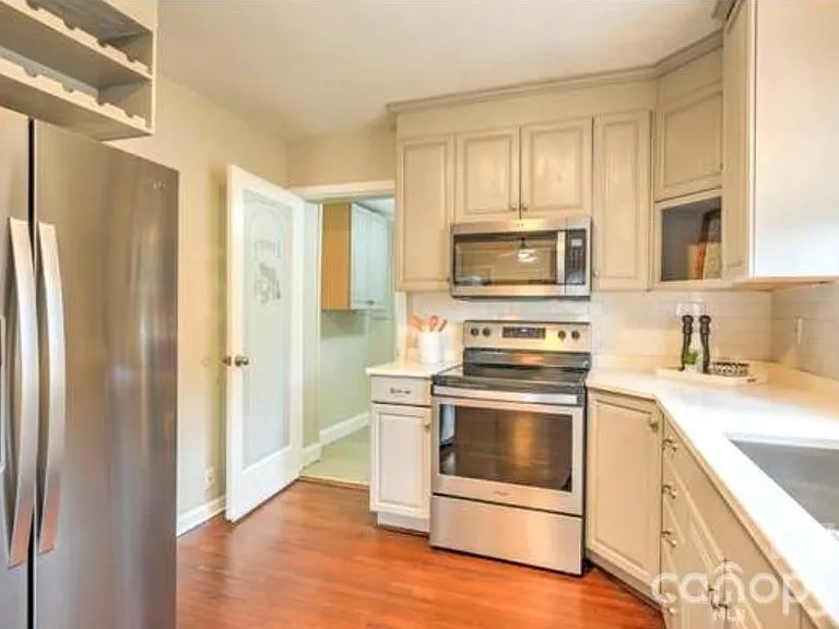 3224 Rogers St — Photo 8