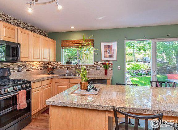 5th image of 1412 Hyacinth Way
