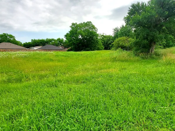 W 7th St, Bonham, TX 75418