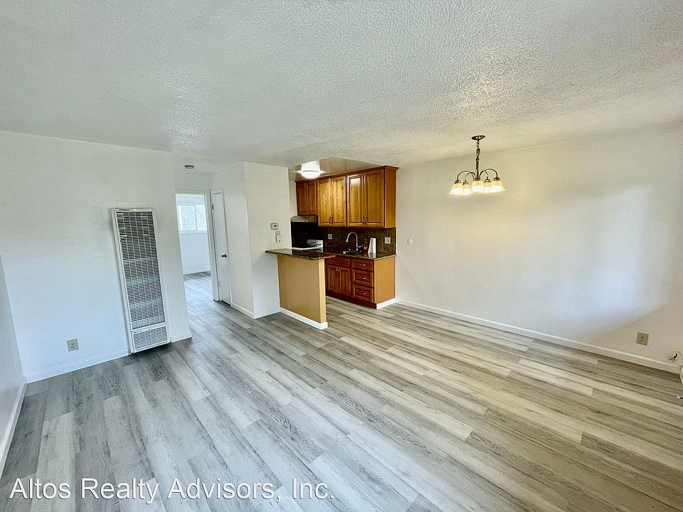 1st image of 427 E 19th St #15