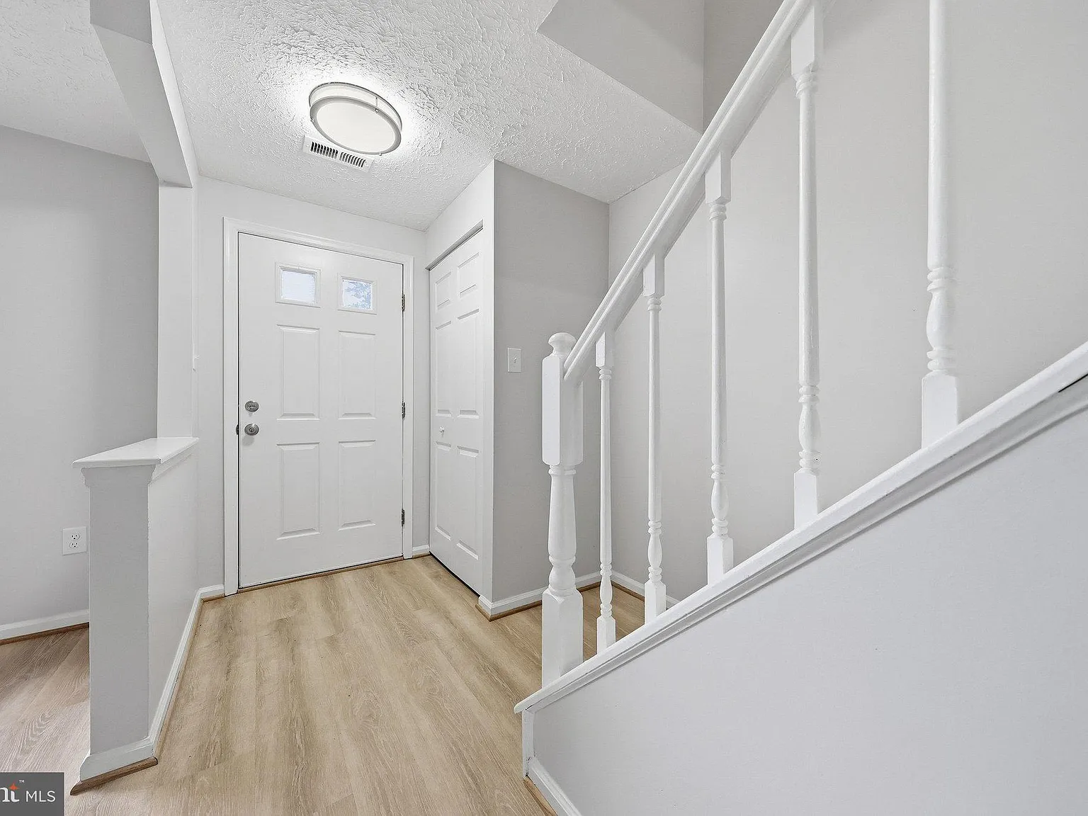 3 bed, 2.5 bath, 1280 sqft, $2,450 — Photo 3