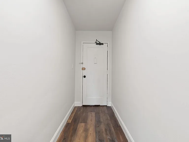 610 57th St NE #102 — Photo 16
