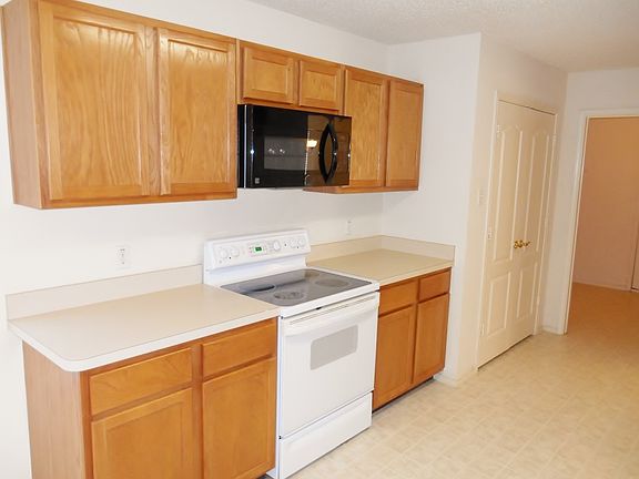 3rd image of 4605 Lake Haven Dr