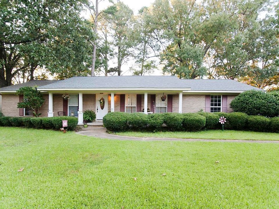 1st image of 2502 Pin Oak Dr