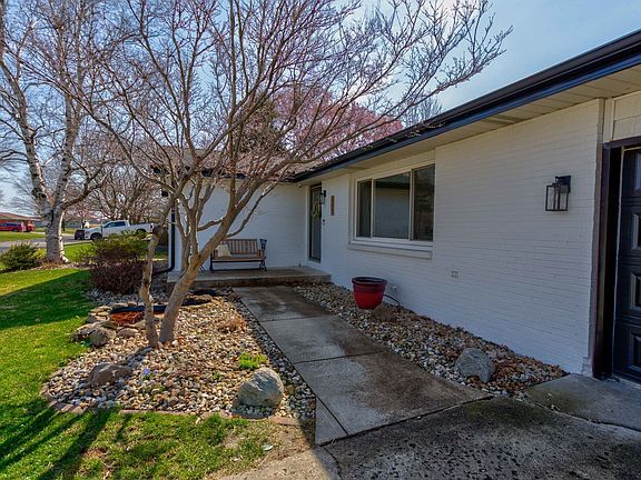 2nd image of 209 Fairlane Dr