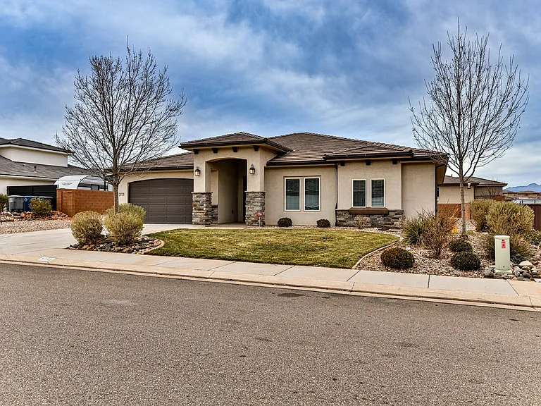 3731 E Shooting Star Ln — Photo 3